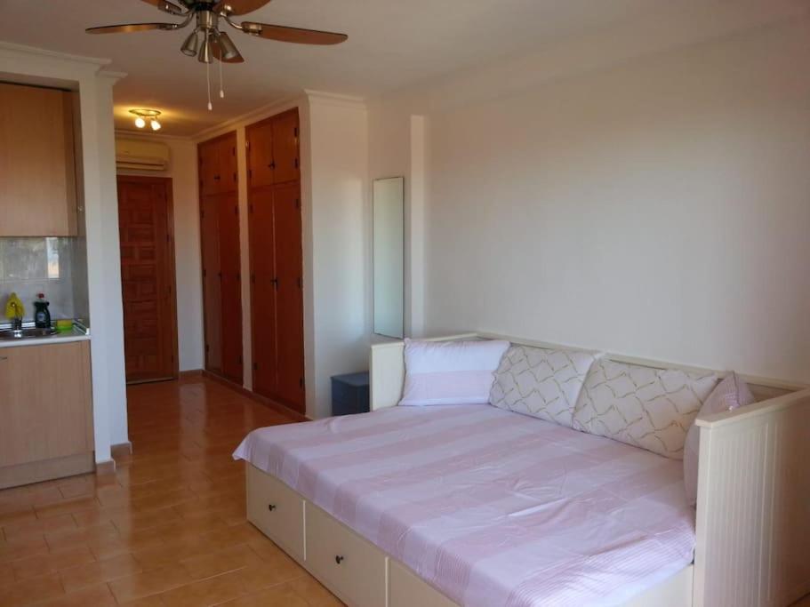 Estudio En Torrevieja A 700 M Del Mar Buitenkant foto