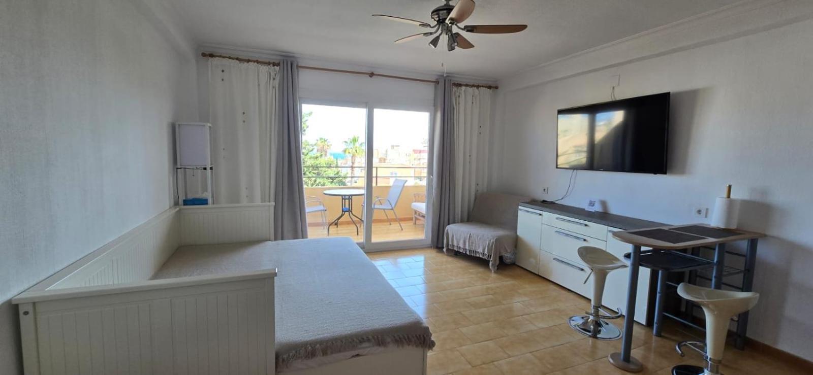 Estudio En Torrevieja A 700 M Del Mar Buitenkant foto