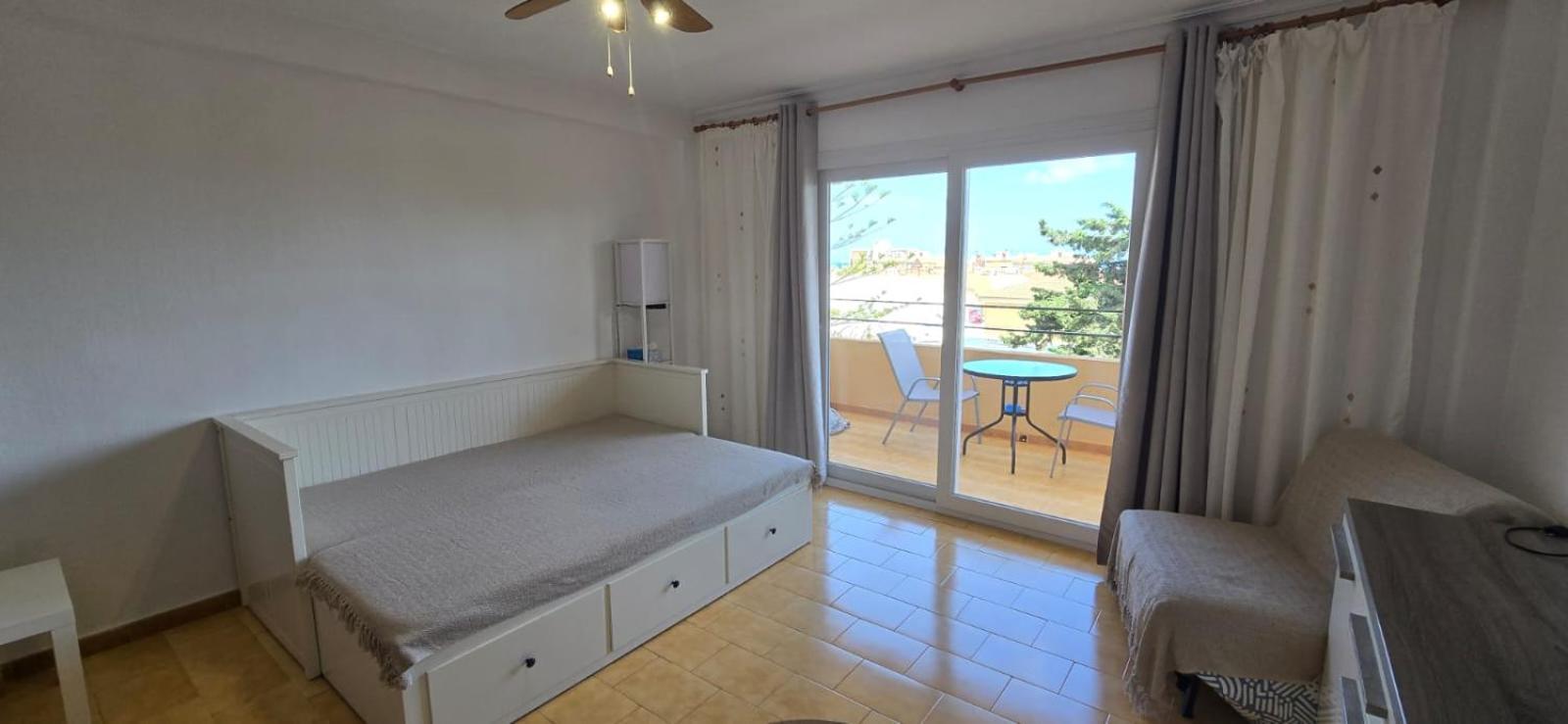 Estudio En Torrevieja A 700 M Del Mar Buitenkant foto